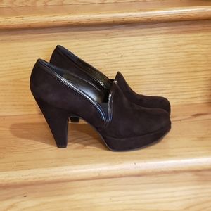 Stuart  Weitzman  Brown Suede Pums